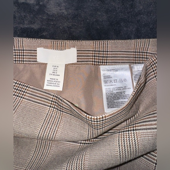 Plaid mini skirt - Picture 2 of 3